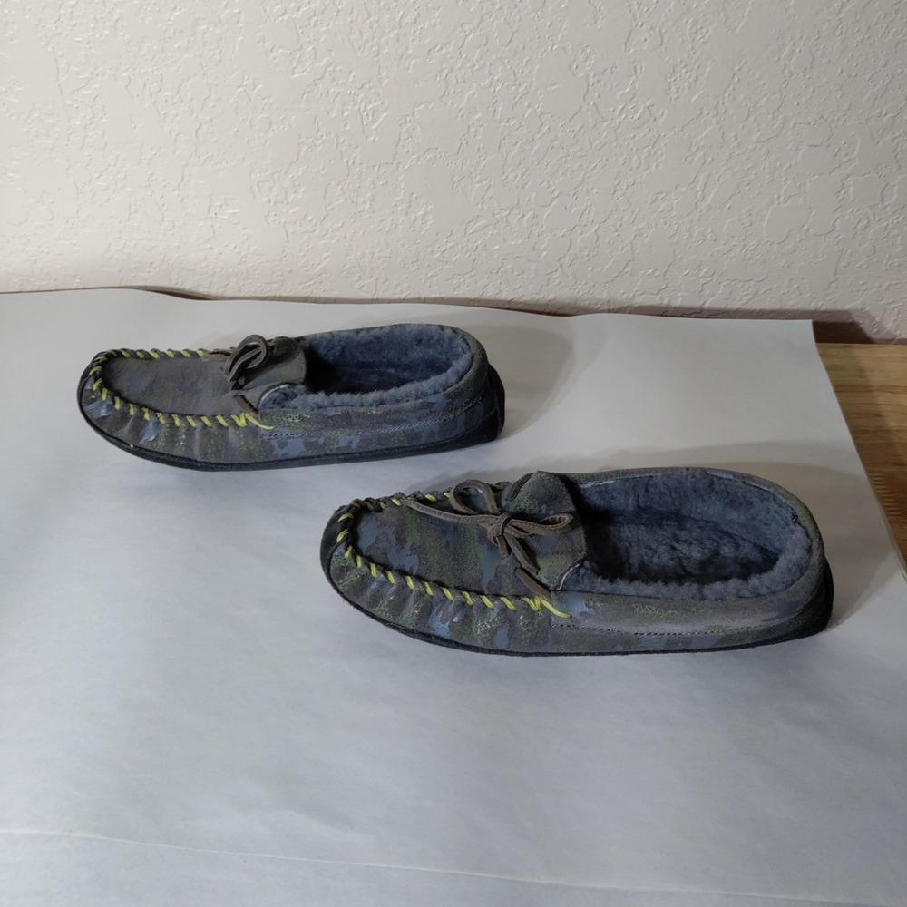 LL Bean Kids Wicked Good Moccasins Camo Gray Green Suede Slippers Size 5 502930
